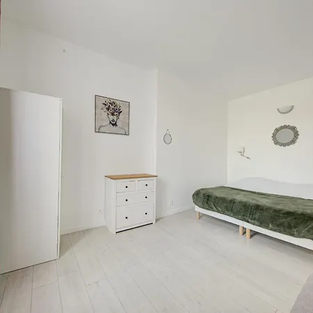 Apartment Spacious And Bright In Aubervilliers