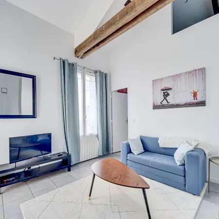 Spacious And Bright In *