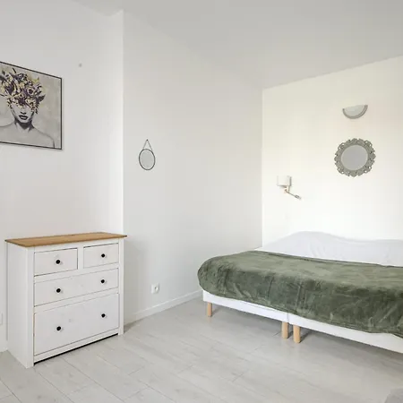 Spacious And Bright In Apartment Aubervilliers